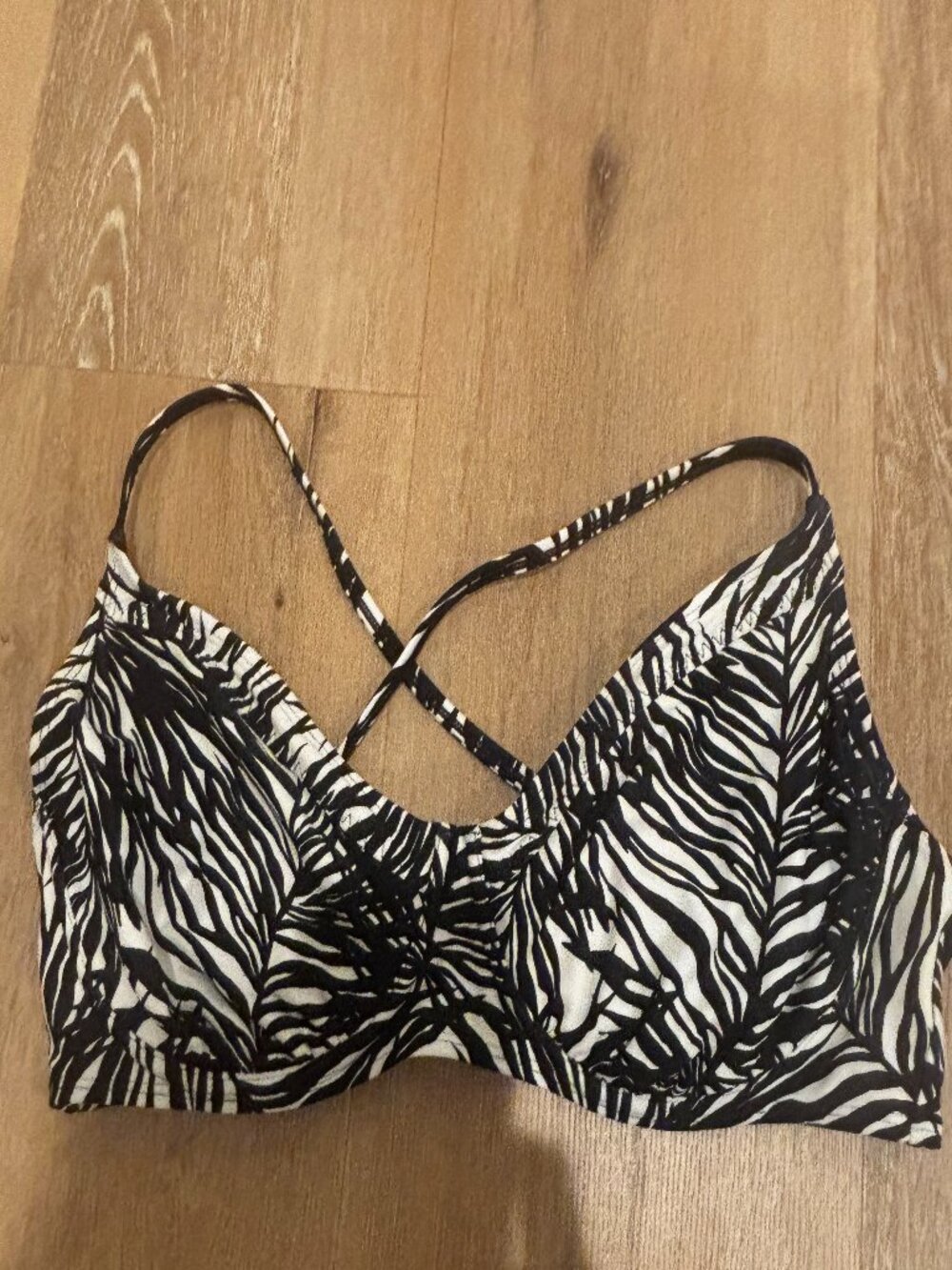 Athleta Swim top- Black & White Underwire Bikini Top 38D/DD